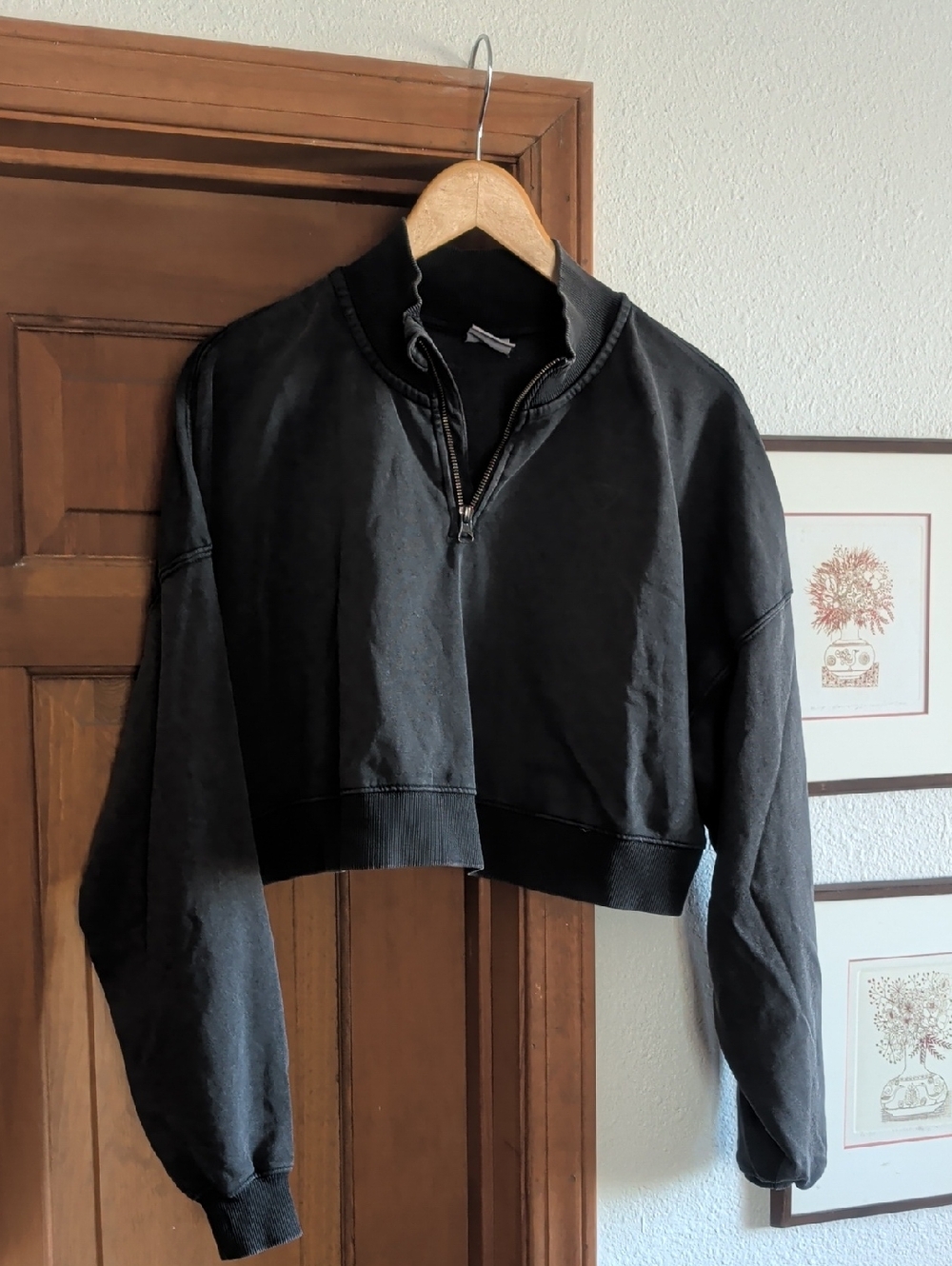 Gymshark Black Cropped Zip Pullover